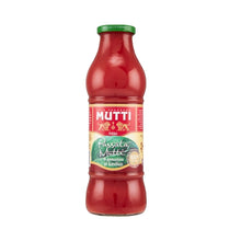 MUTTI PASSATA WITH BASIL